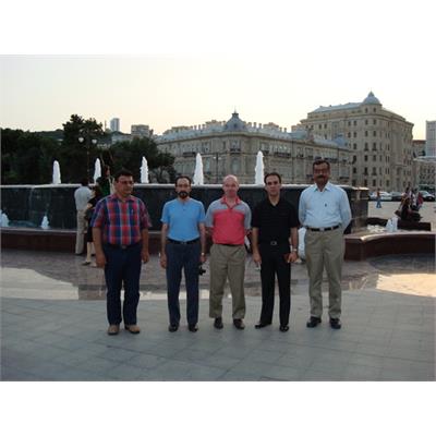 تیم ایران به همراه نماینده توتال ،باکو،آذربایجان2008